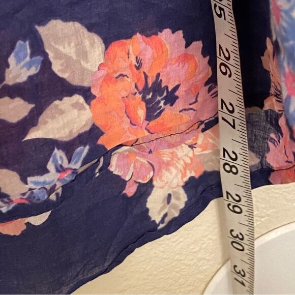 Old Navy quarter Button Navy Floral Lightweight semi sheer Blouse tunic top - L - Picture 9 of 9
